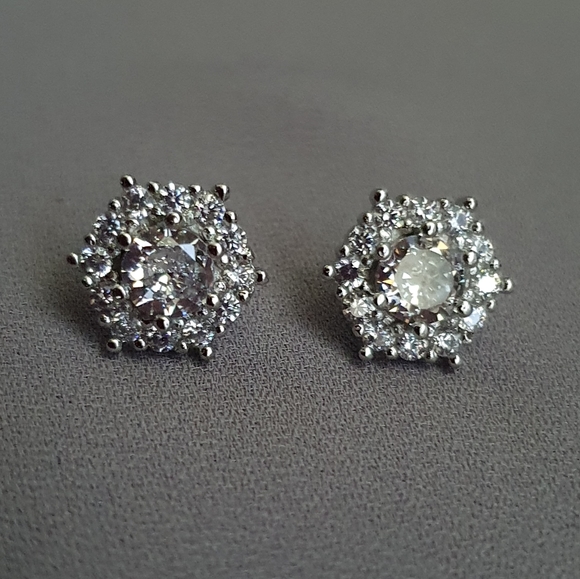 Jewelry - Pretty Hexagon Sparkling Earrings